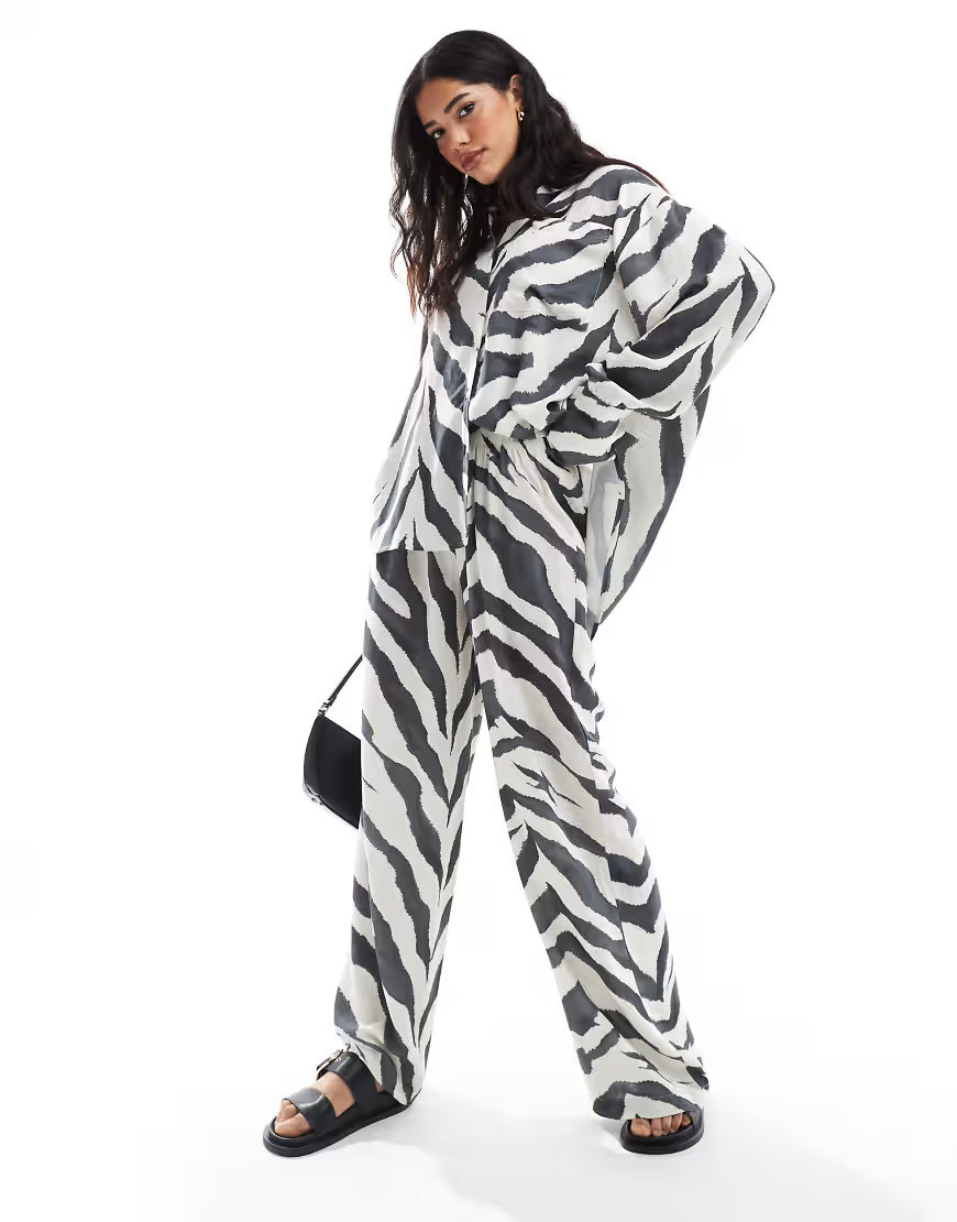 ASOS DESIGN linen blend pull on pants in zebra print-Multi | ASOS (Global)