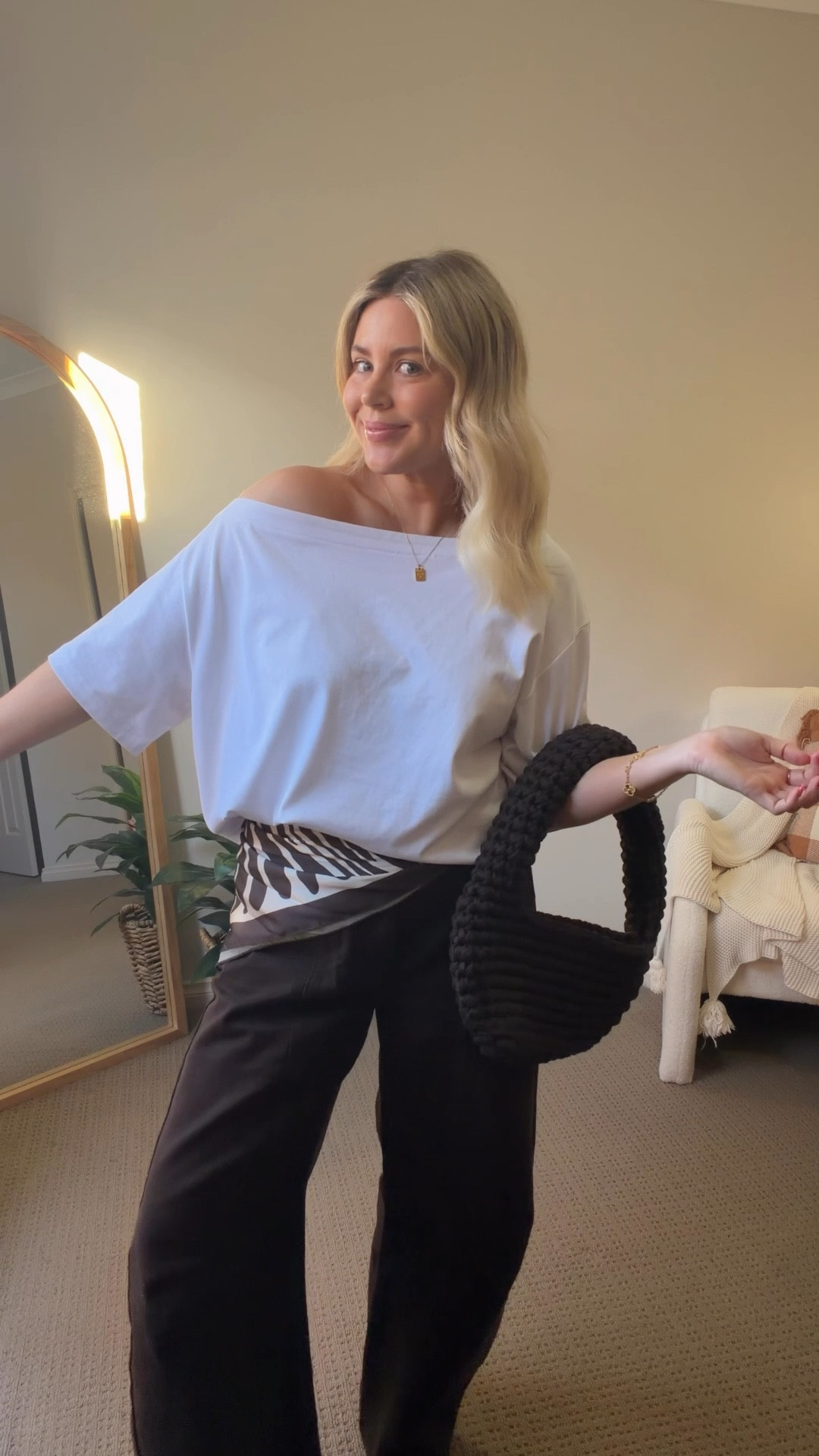 Birthday OOTD 
Loving these neutral tones 🤎🤍
I wear a Medium in the top and a 12 in the jeans 🫶🏻

#LTKautumn #LTKstyletip #LTKaustralia