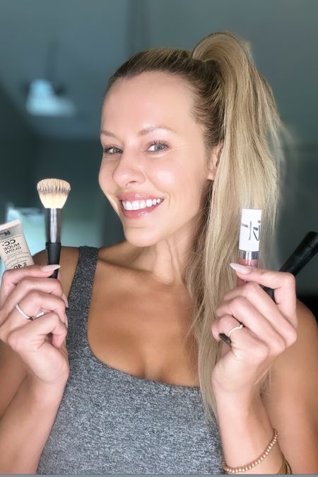 The most epic deal on @itcosmetics today on @qvc! 5 products are included in this bundle: CC Nude Glow Foundation, 2 Lip Serums, Superhero Mascara, & my favorite Dual Ended Brush! You get all these for only $59 & sold separately they’d be $177! The brush alone is $50, so it’s basically like you’re getting the other 4 full sized products for only $9! #QVCpartner #LoveQVC

#LTKbeauty #LTKunder100 #LTKSale