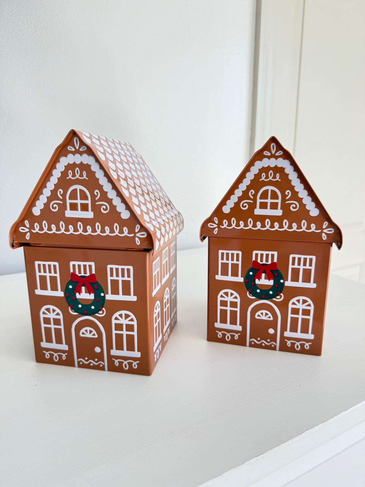 Gingerbread tin DIY Christmas gifts for teacher, neighbors, etc. #gingerbread #teacher 

#LTKHoliday #LTKGiftGuide #LTKSeasonal

#LTKHoliday #LTKKids #LTKGiftGuide