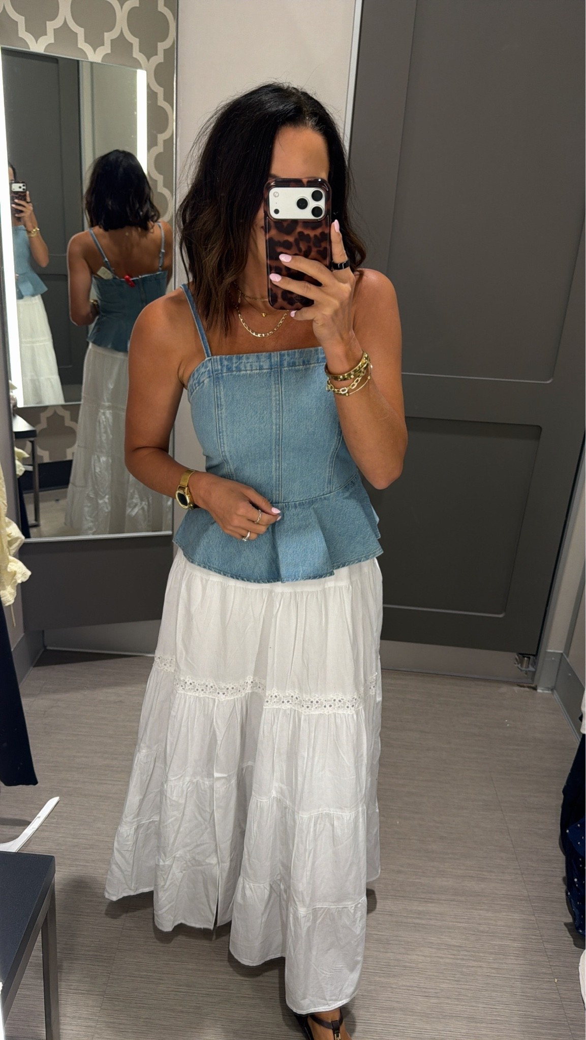 I’m loving this denim peplum top 💙 The fit is so flattering, and it’s one of those pieces that instantly makes an outfit look put together!

Shop here.

Size XS-S • 5’3” for reference

#TargetStyle #TargetFinds #TargetFashion #DenimTop #PeplumTop #SummerStyle #AffordableFashion #OOTD #StyleInspo #EverydayStyle