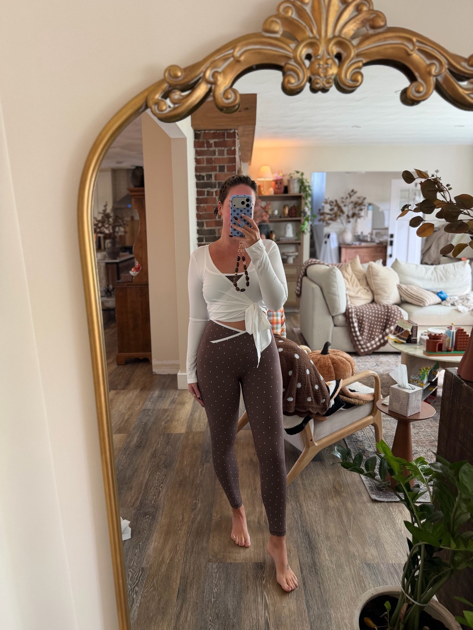 Today’s workout set is 40% off 👏🏼 in a size medium in the top and bottom — also comes in different sizes! 

Aerie workout, aerie real