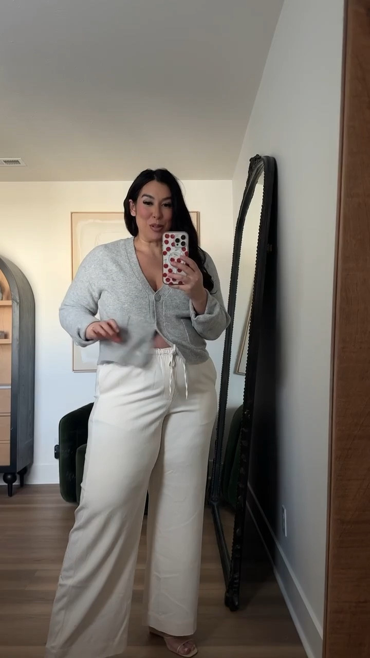 The best pants! A designer look for only $35, perfect for spring and summer!
-
-
-
Midsize fashion, target outfit, target try on, Aritzia look for less, soft pants, work pants