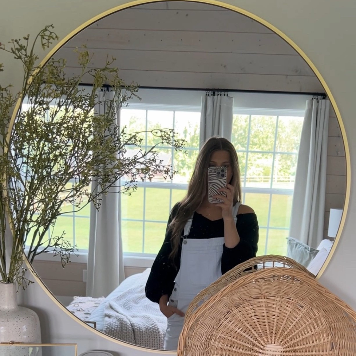 SAHM outfit of the day 🤍

#LTKWorkwear #LTKFindsUnder50 #LTKKids