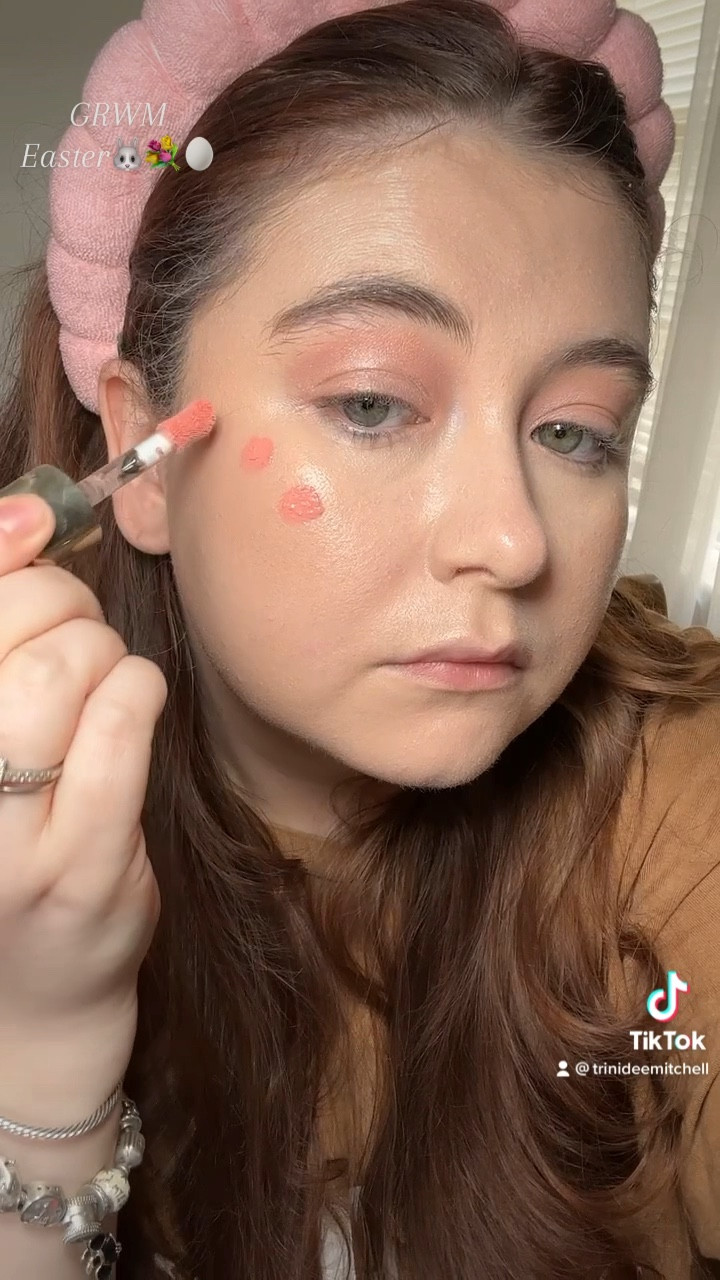 GRWM for Easter Sunday 🐰🥚🌸💐
Primer @milkmakeup
Foundation/bronzer @saiebeauty
Eyebrows @patricktabeauty
Concealer/concealer @meritbeauty
Lipliner @nyxcosmetics
Mascara @lancome
Lipgloss @fentybeauty
Eyeshadow stick @bobbibrown
Blush @rarebeauty

#LTKGiftGuide #LTKFestival #LTKbeauty