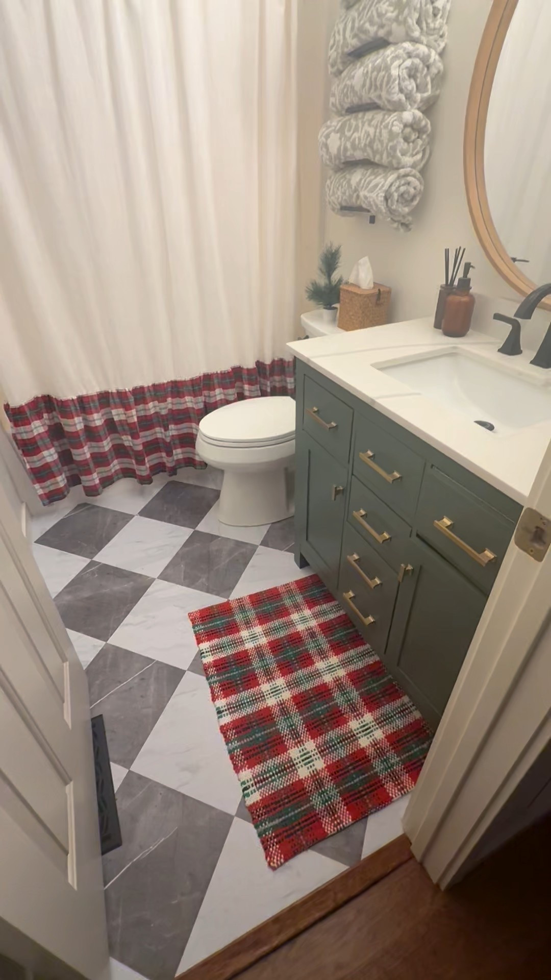 Decorating your bathroom for Christmas doesn’t have to be complicated. A cute plaid rug, a ruffled plaid shower curtain, and a simple sleigh print instantly make the space feel festive and cozy. These are the exact pieces I used if you want to recreate the look.

#christmasdecor #bathroommakeover #holidayhome #holidaydecorideas #plaidchristmas

#LTKHoliday #LTKHome