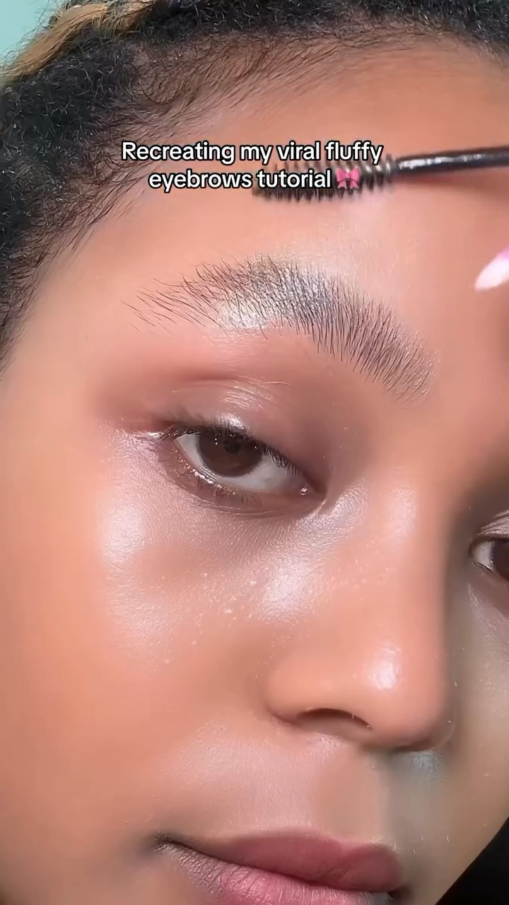 My fluffy eyebrows tutorial 🤍 #fluffyeyebrows #eyebrows #eyebrowtutorial #makeuproutine #benefitofbrows