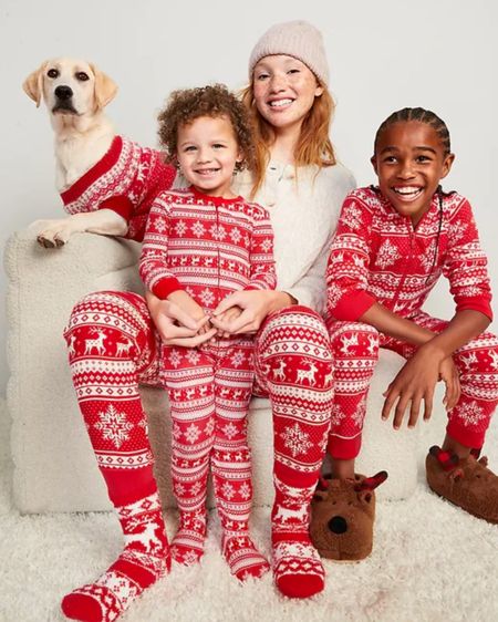 I’m loving all of the ant Ching pajama options at Old Navy this season! There are so many styles and patterns and fits for the whole family!

#matchingset #familypajamas #holidaypjs