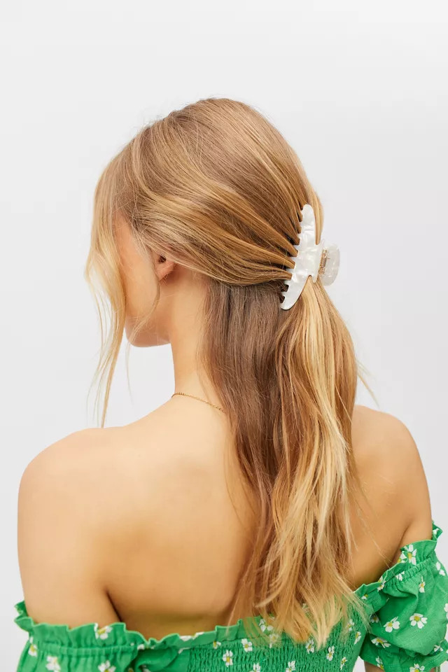 Jules Claw Clip | Urban Outfitters (US and RoW)