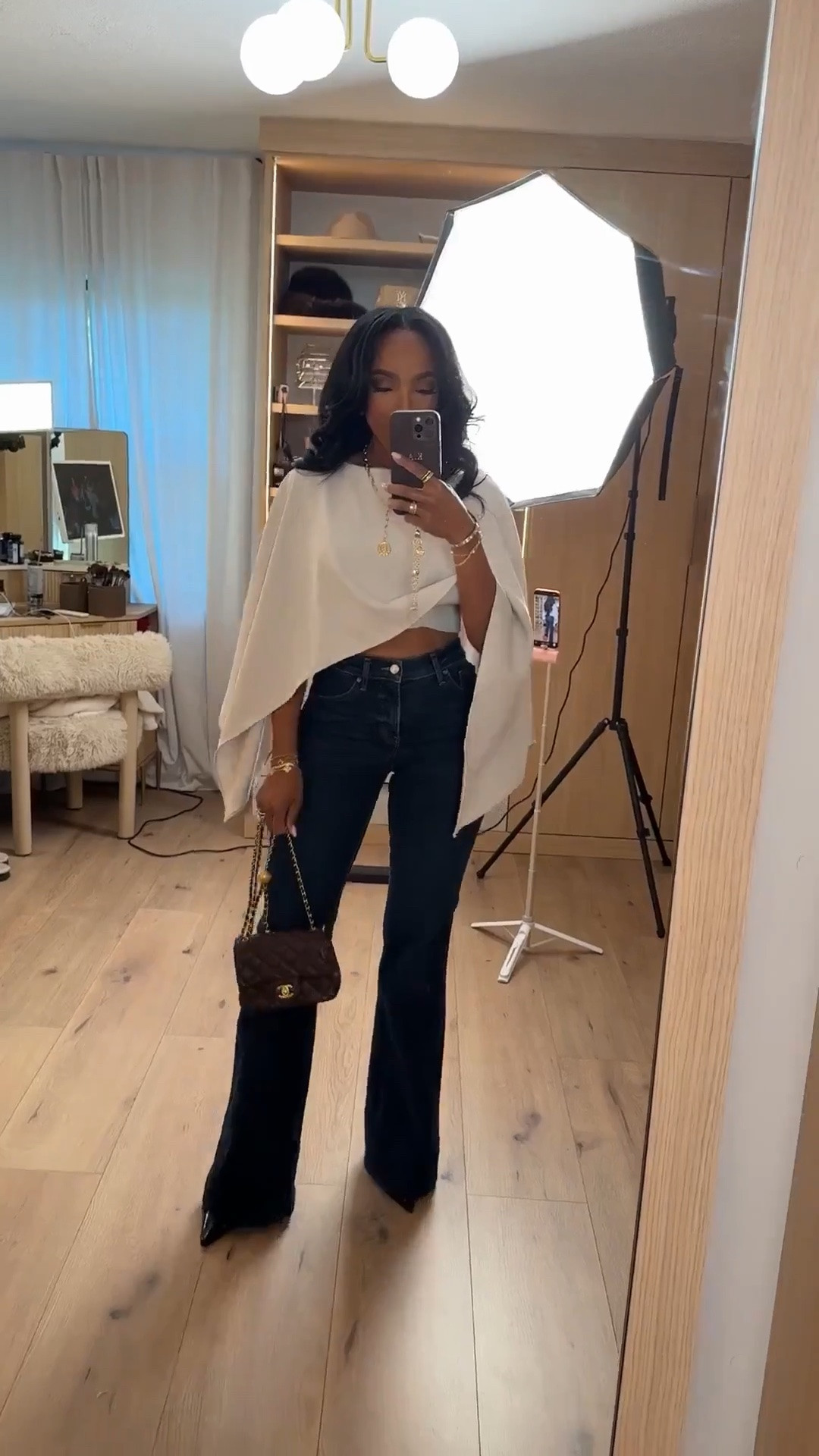 Hi Babes!

This outfit is serving rich girl energy without even trying 🤍🖤✨

The dramatic draped top paired with dark denim creates the perfect mix of elegance and sophistication. Add a classic quilted bag and gold jewelry, and suddenly the whole look feels timeless. This is one of those outfits that looks designer-inspired from head to toe.

Where to wear this:
• Dinner date
• Girls night out
• Holiday party
• Wine tasting
• Upscale brunch

Undergarments: Strapless nude bra and seamless underwear recommended.

Everything is linked below!

xx Kira | IG: KirasFashionFinds

34D - 27 - 40 • Size Small or 4