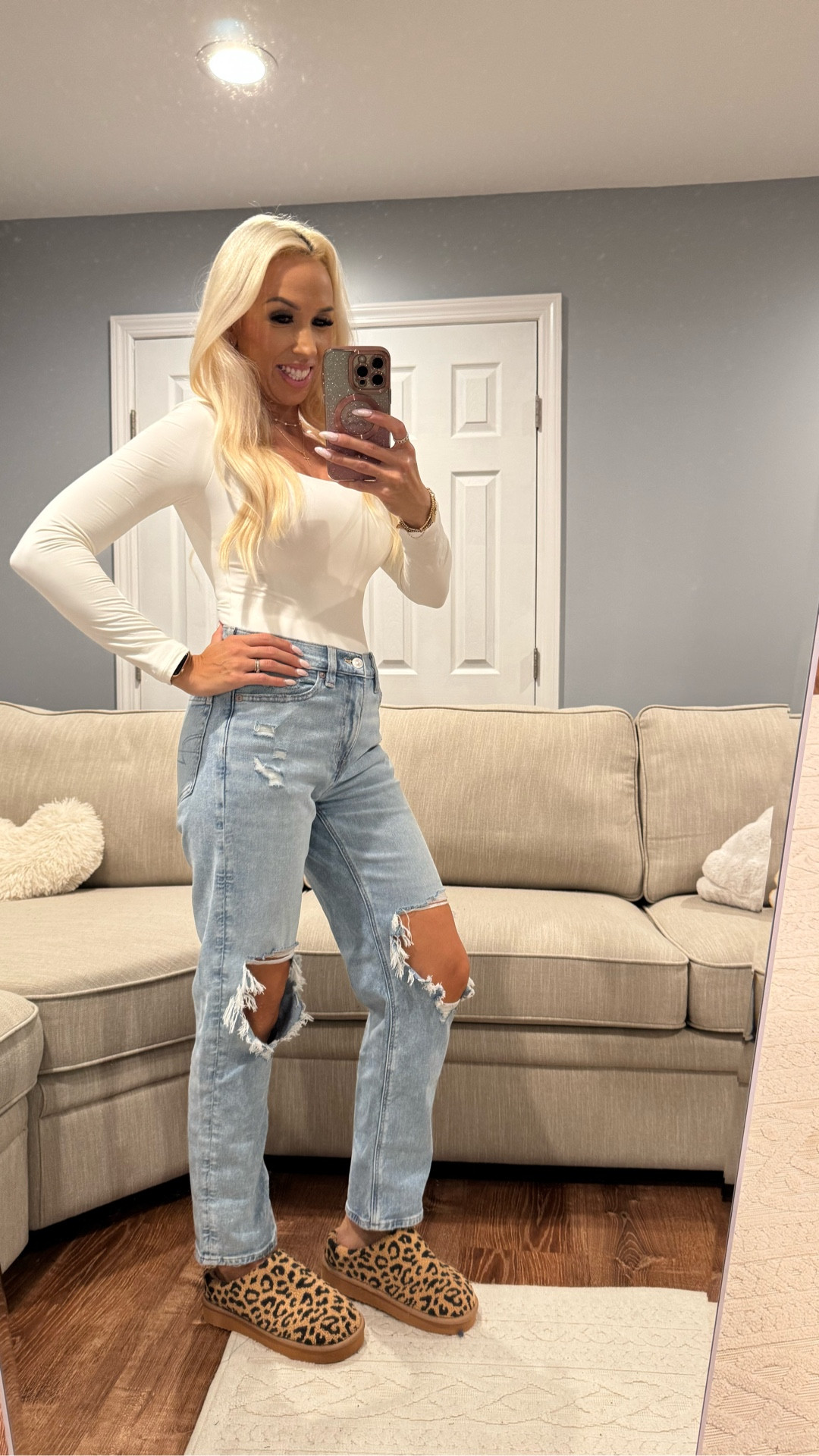 🍂Comfy + cute weekend look 🧡
Jeans are from American Eagle (obsessed with the fit!), my super soft Amazon top is a must-have basic, and these cozy leopard slippers from Aerie complete the look. 

#LTKStyleTip #LTKSeasonal #LTKFindsUnder50