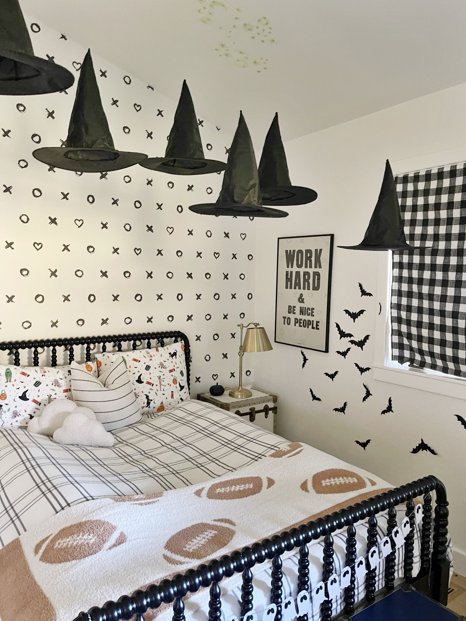 Halloween decorated boys room 🕷️🧙🏻‍♀️🦇

Home decor
Fall
Bedroom

#LTKKids #LTKSeasonal #LTKHome