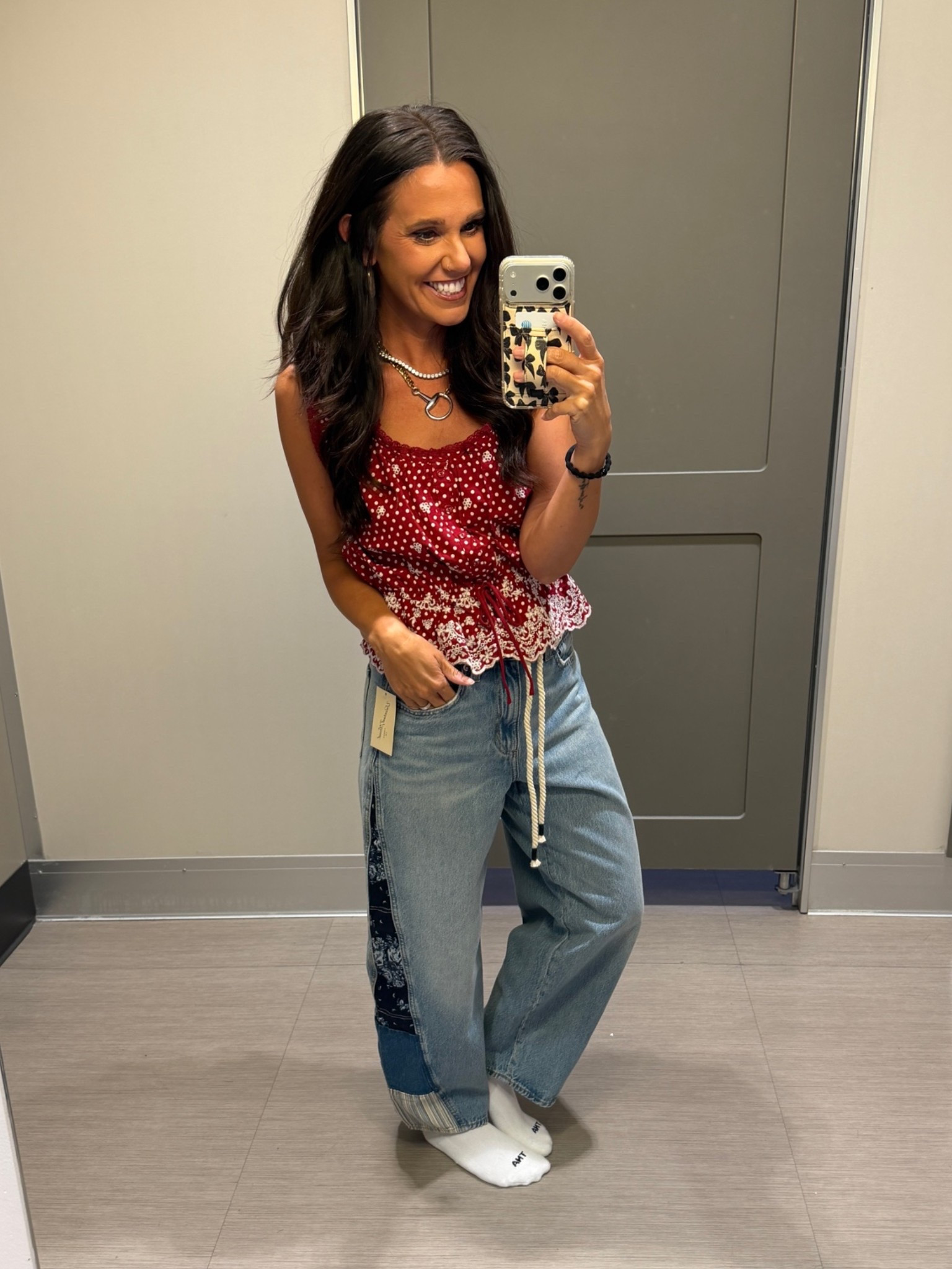 We all MUST grab these jeans from @Target and how precious is this top with them! Wearing Small in the top and 2 in the jeans