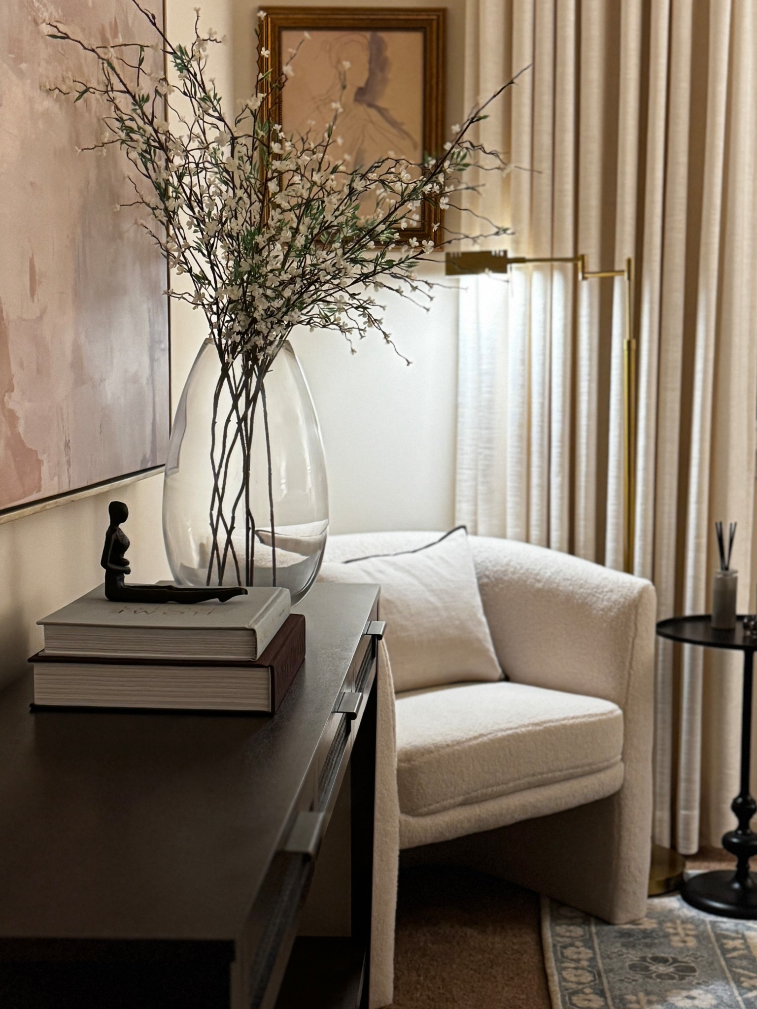 The guest bedroom refresh is getting close to being complete.  Just a couple finishing touches and I think it’s ready for its reveal. Until then enjoy this corner vignette  

#LTKHome