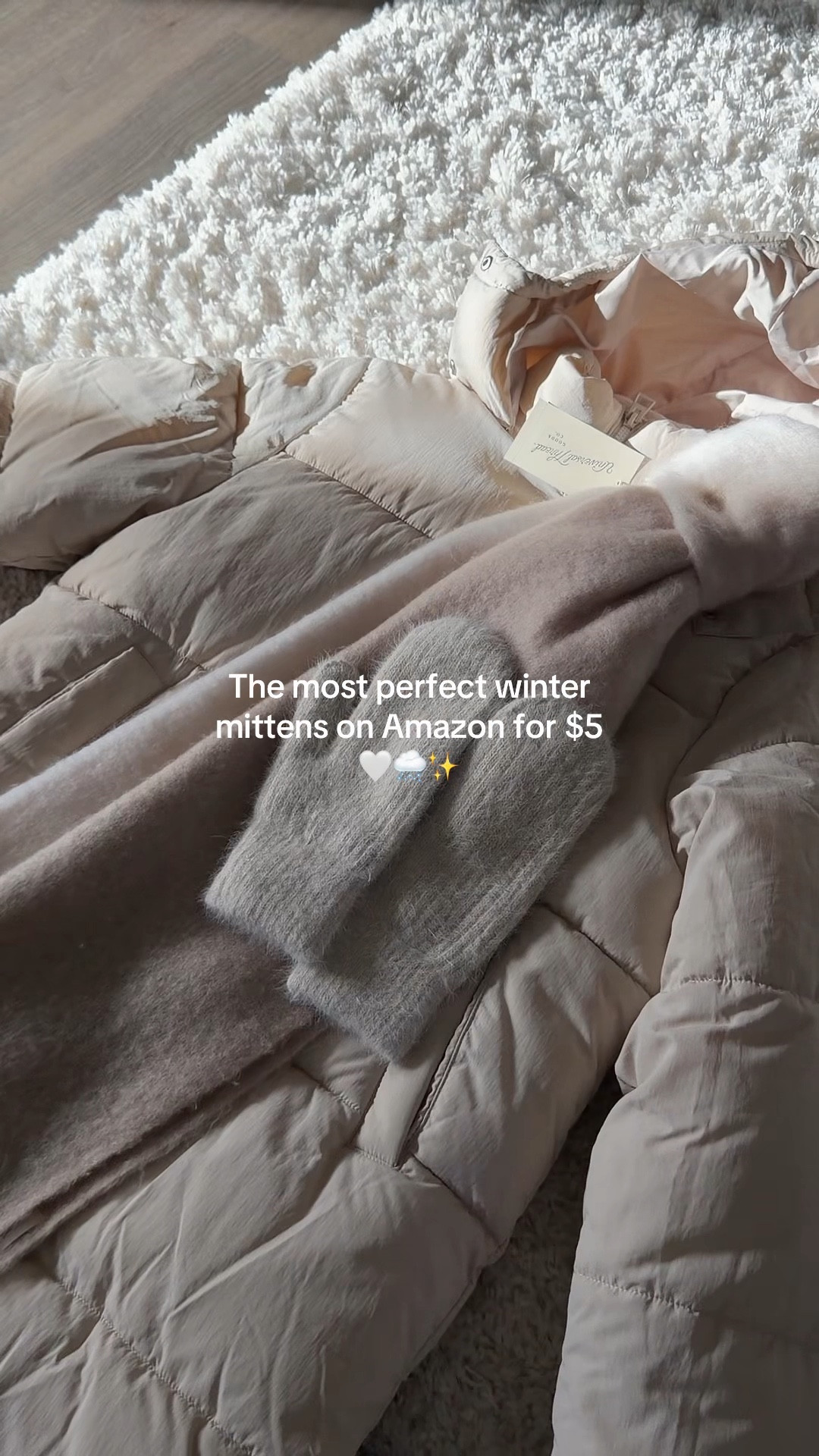 The perfect winter mittens🤍🌨️✨ 

#LTKSeasonal #LTKStyleTip #LTKHoliday