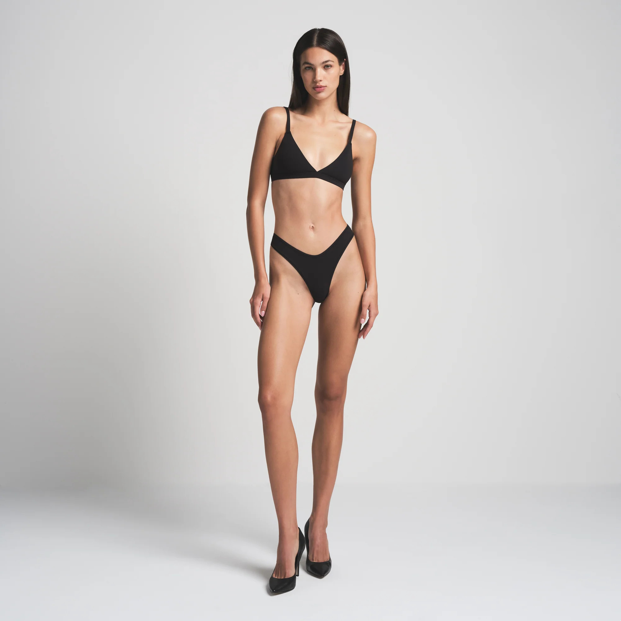 SKIMS Triangle Bralette | Black | XL | Fits Everybody | SKIMS (US)