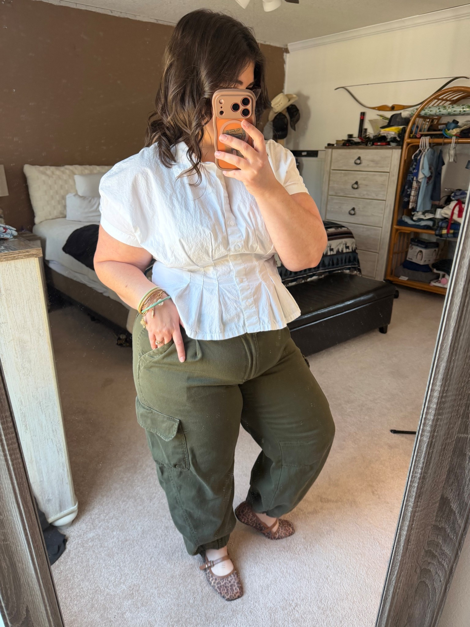 Same outfit, different proportions 🤍

I’m 5’3 and wearing a large in both the top and bottoms. The fit works really well — I just needed to crop the length for my height.

If you’re short or carry weight on the bottom, don’t skip this one. Proportion > size.

#LTKootd #LTKgrwm #LTKMidsize