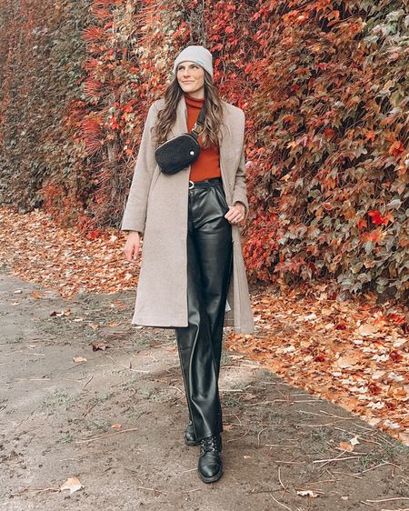 Fall outfit staples

Coat is currently 30% off! It comes in tall, petite, and standard sizing! 

#LTKunder100 #LTKSeasonal #LTKsalealert