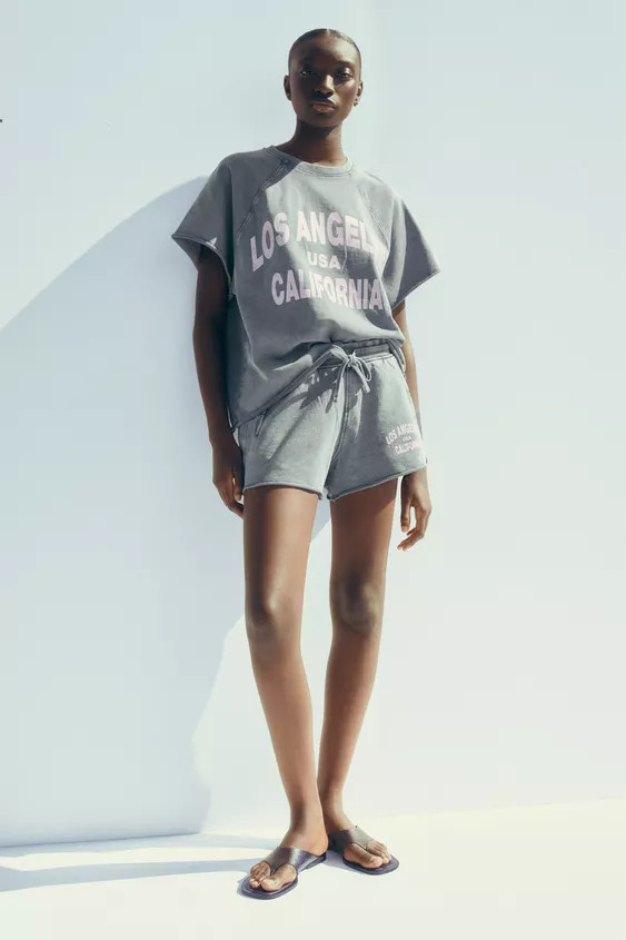 WASHED EFFECT TEXT PLUSH SWEATSHIRT | Zara US