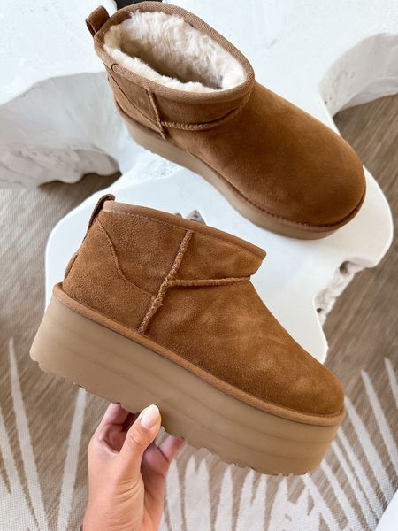 Platform Uggs back in stock
These run TTS!
