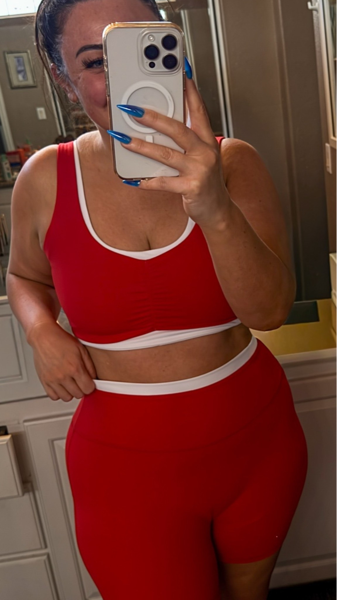 Workout set
Top large 
Bottom XL

For reference I am 188lbs and 5’5

#LTKootd #LTKMidsize #LTKfitnessgoals