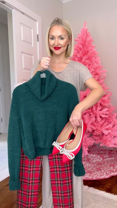 Festive holiday outfit inspo / red plaid pants / christmas plaid pants / Christmas outfit / casual holiday party outfit / holiday office outfit 

Size: 00 petite pants, XS sweater 

#LTKCyberWeek #LTKHoliday #LTKVideo