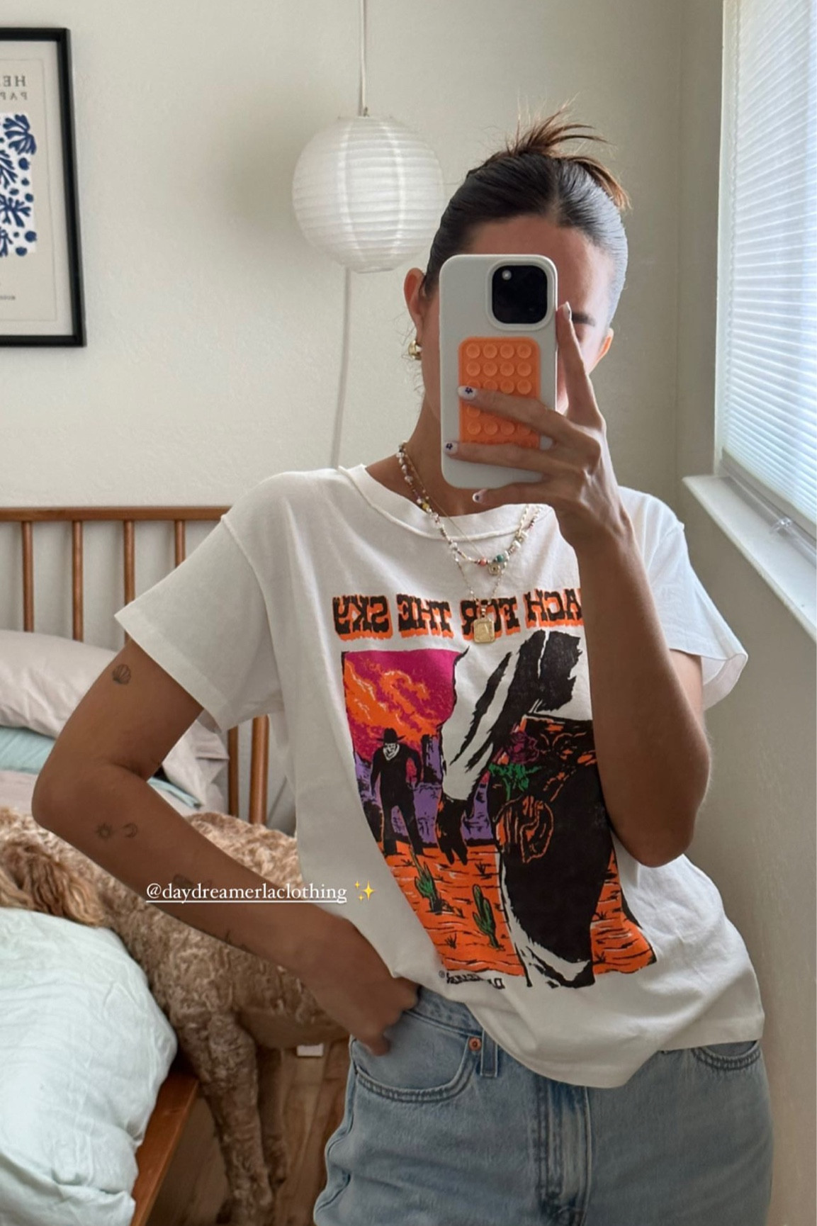 reach for the sky tee 🧡