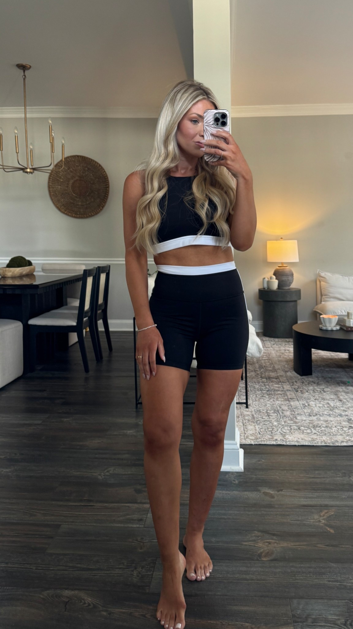 Aerie work out set. Wearing a medium in both the pants are tight I should have done a large

#LTKspringtrends #LTKActive #LTKspring