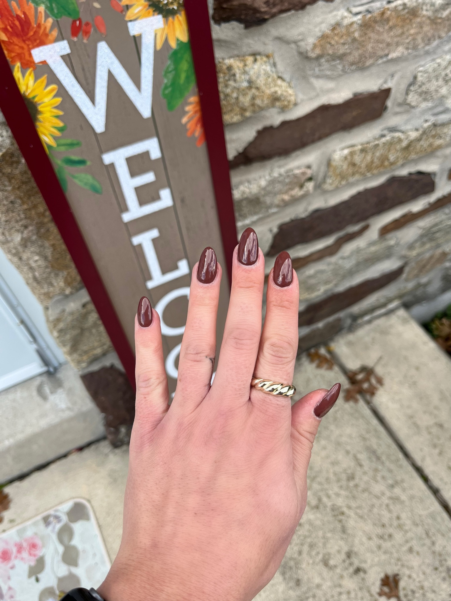 The perfect Fall nail color!! 🤎
Loving this DND gel in the color Light Macore!! Perfect for the autumn season!! 

#LTKfindsunder50 #LTKstyletip #LTKbeauty