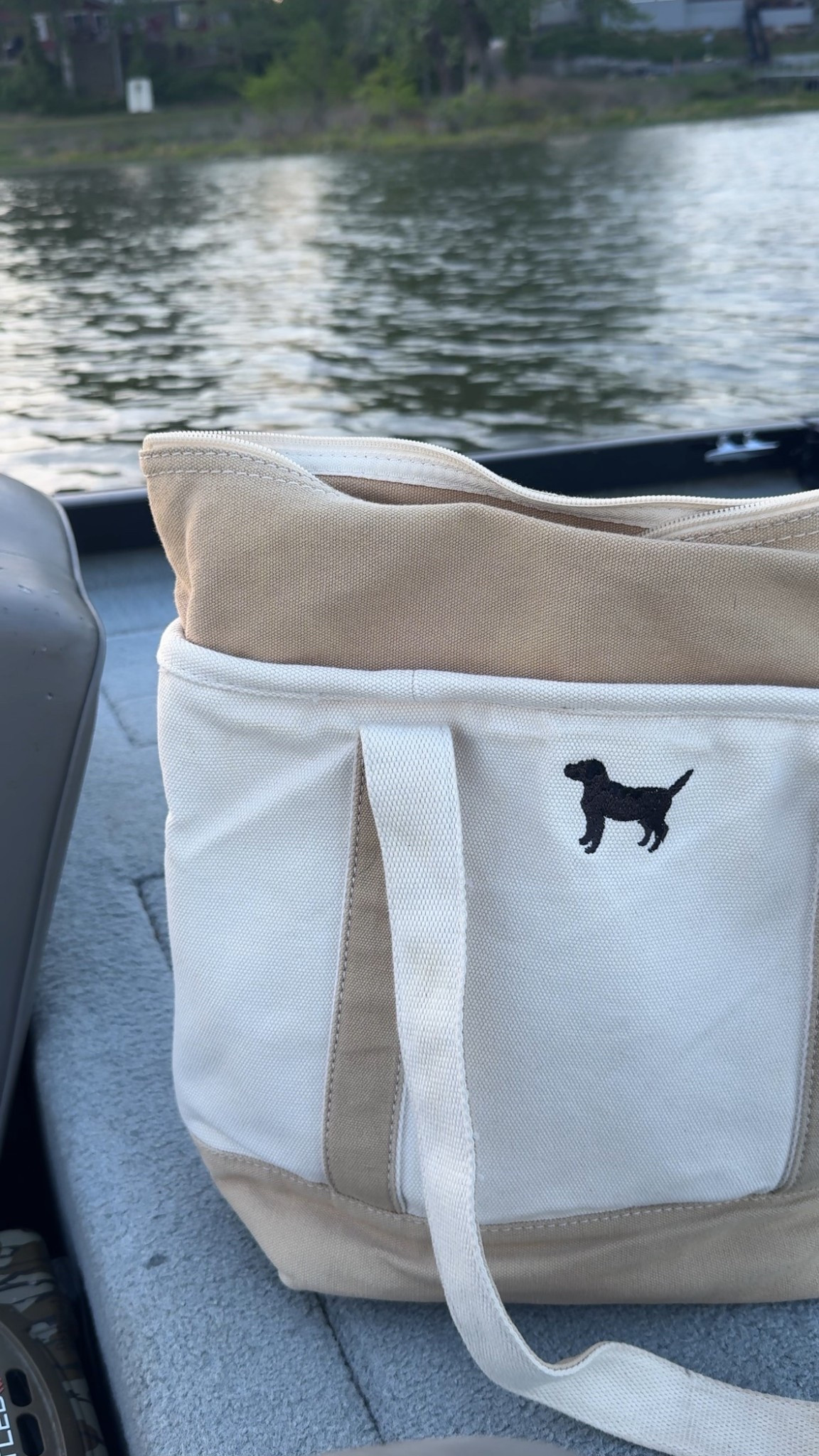 Medium Natural 5 Pocket Zip Top Long Handle Canvas Tote Bag! From Land’s End 

#LTKFestival #LTKxAerie #LTKMothersDay