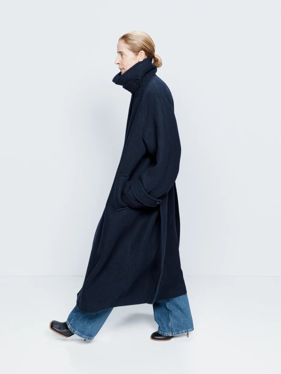 Oversized belted raglan-sleeve linen-blend coat | Raey | Matches (UK)