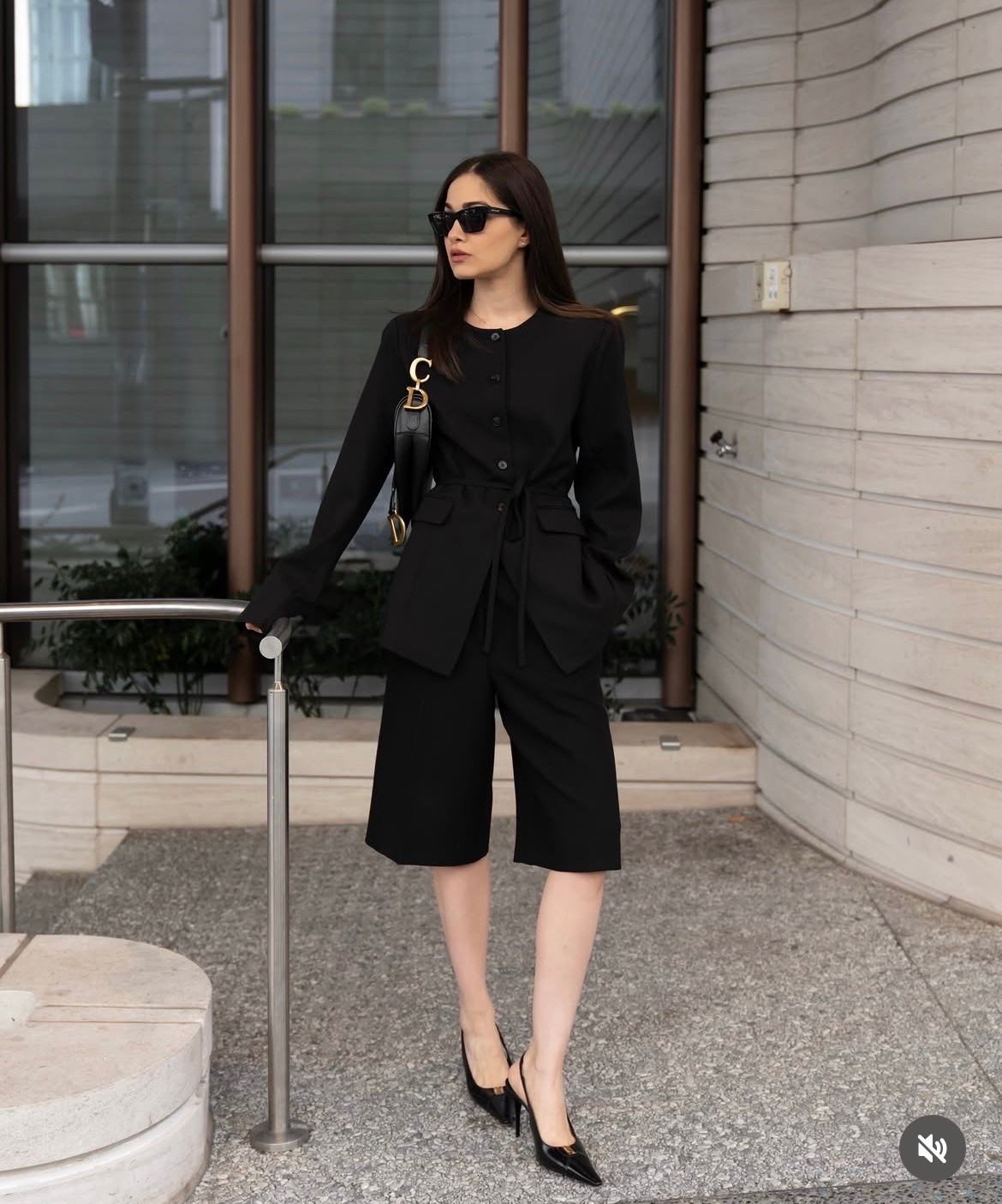 Black collarless blazer
Back Bermuda

#LTKdayinmylife #LTKootd #LTKstorytime