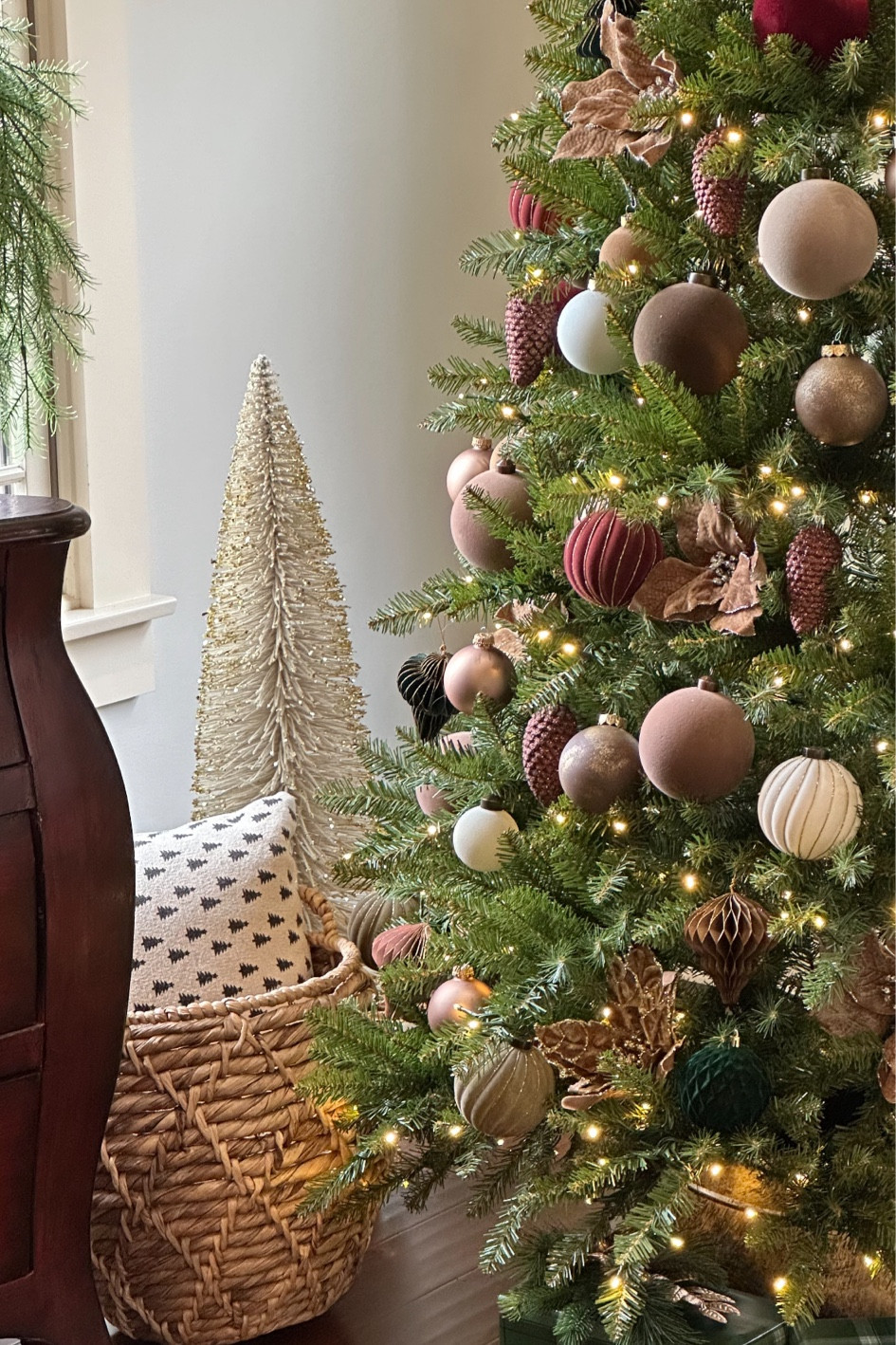 Target Tinsel Tree🤍

#LTKHome #LTKSeasonal #LTKHoliday