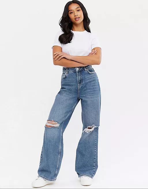 New Look Petite wide leg jeans with ripped knees in mid blue | ASOS | ASOS (Global)