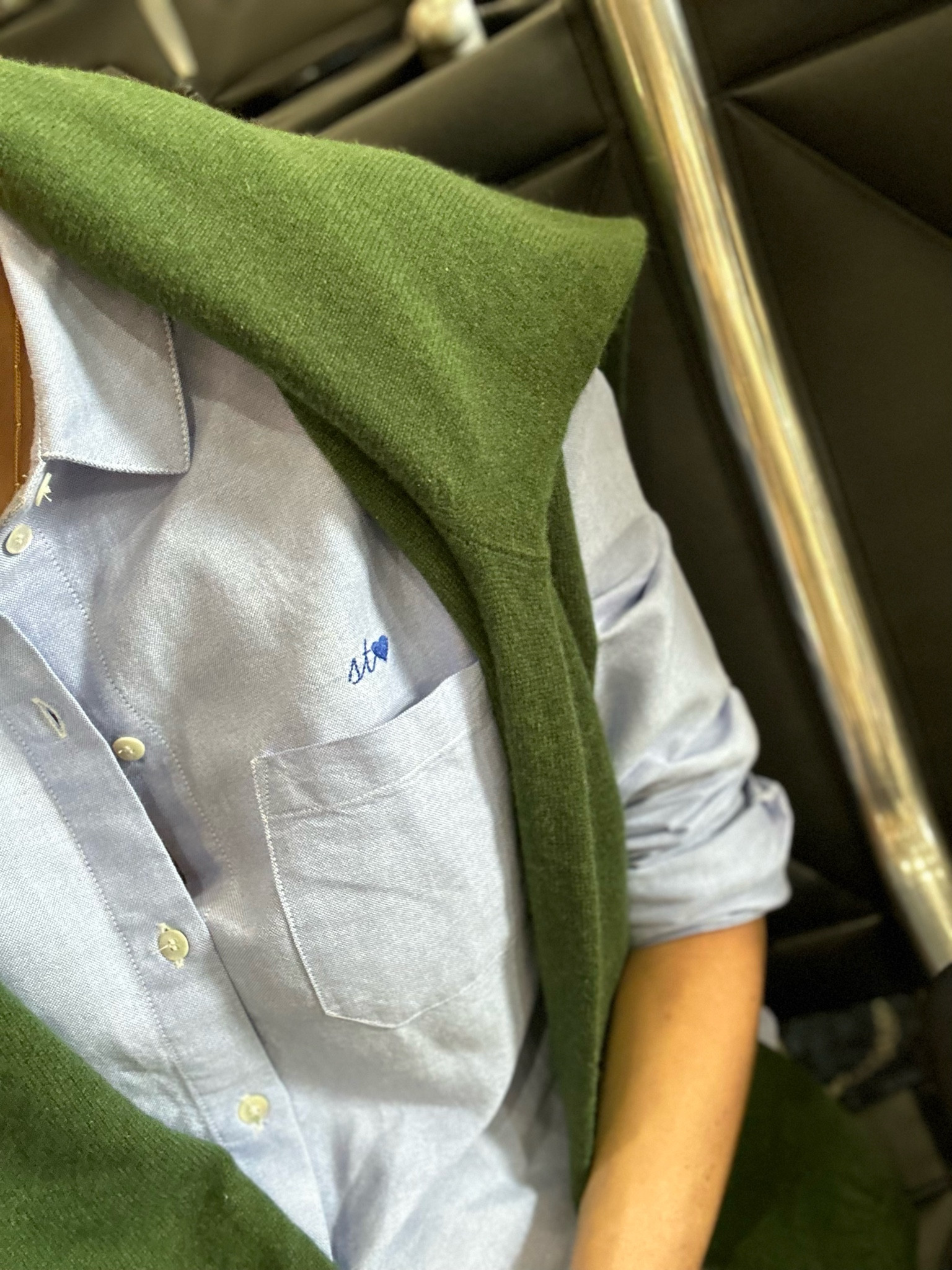 Favorite Oxford button down and the softest cashmere sweater.  Travel day 

#LTKfindsunder100 #LTKtravel #LTKSeasonal