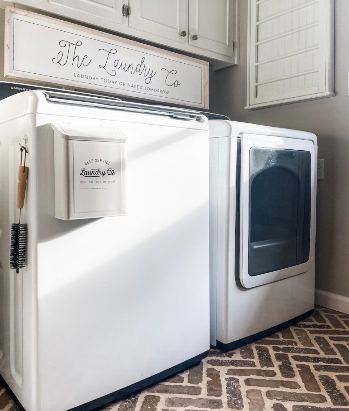 Magnetic lint bin for laundry room! 🧺 

#laundryroom #lintbin #magneticlintbin #laundrybin 

#LTKhome #LTKunder50 #LTKfamily