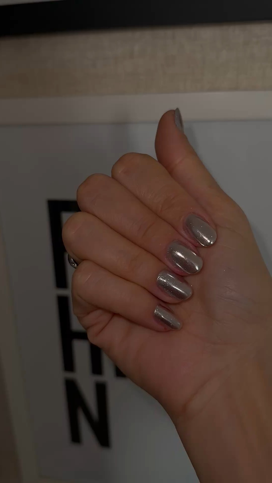 Unhas do mês, pq eu faço blindagem e amo, usei o pó cromado prata, mt lindo 🤩 #nail #unhas #unhasfeitas

#LTKbeleza #LTKdicadeestilo #LTKbrasil