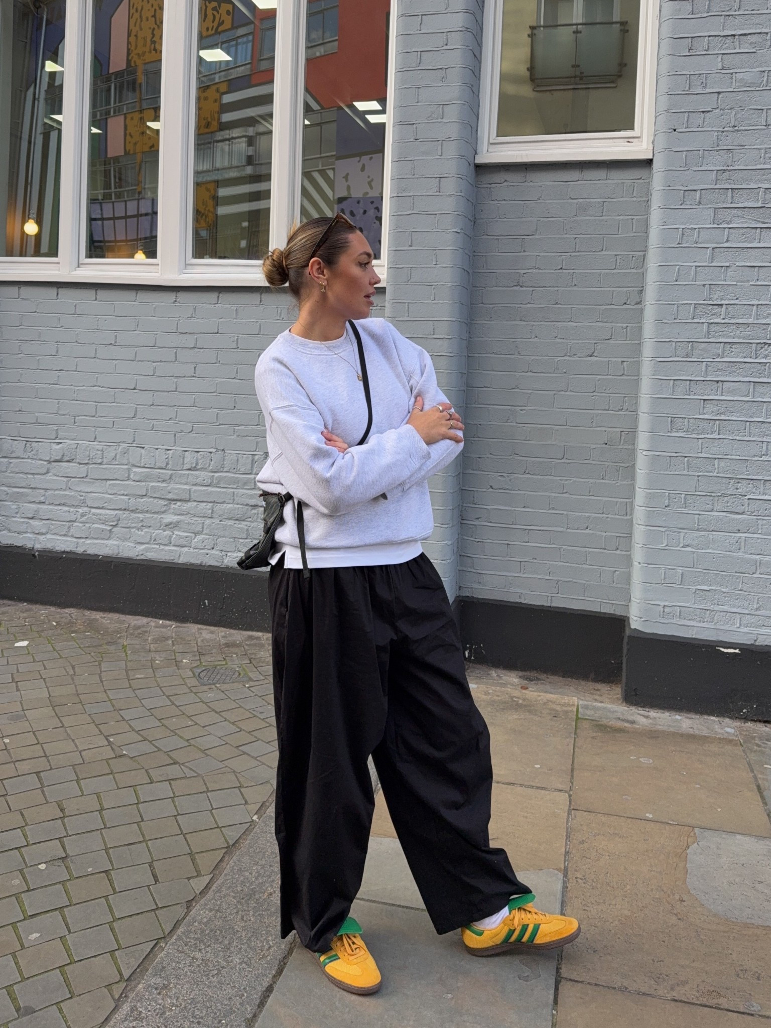 A casual fit

#balloonpants #barrelleg #adidasspezial #crewneck #cosstores #asos #asseenonme #adidas #tomboystyle #tomboyoutfit #tomboyfemme

#LTKstyletip #LTKspring #LTKuk