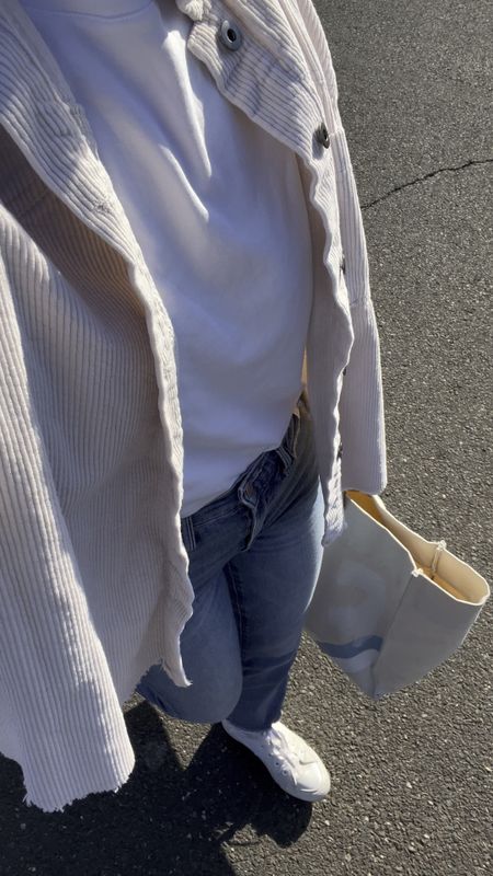 Jeans and a white tee - always a good idea 

#LTKfindsunder100 #LTKstyletip