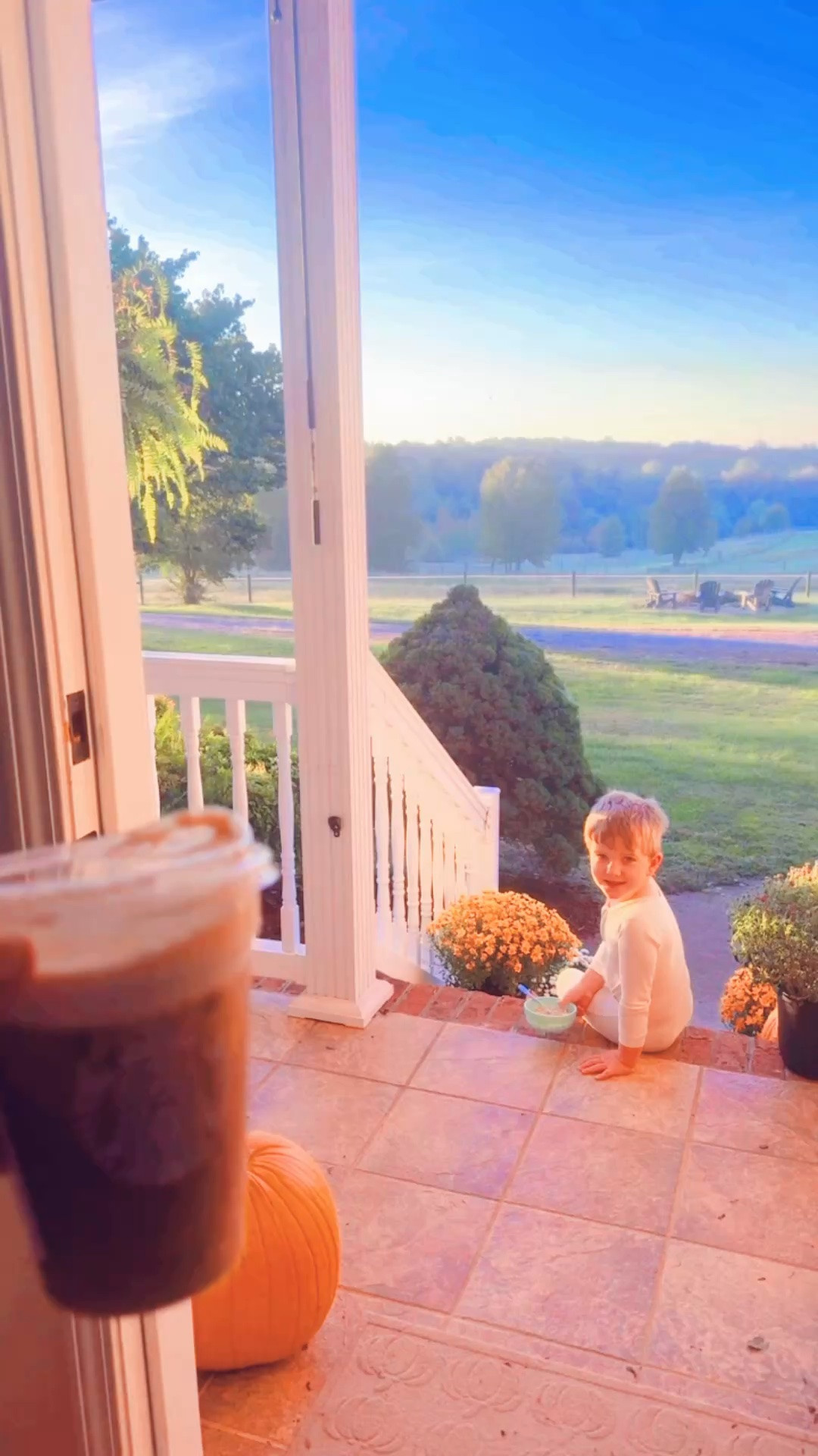 A happy “Friday Eve” indeed 🤗 because @wesmabry surprised me with my favorite 🤩 pumpkin 🎃 cold brew 🧋 this morning before work andddd we are headed to the apple 🍎 orchard 🌳 today with our sweet MomCo group from church!!! 💒