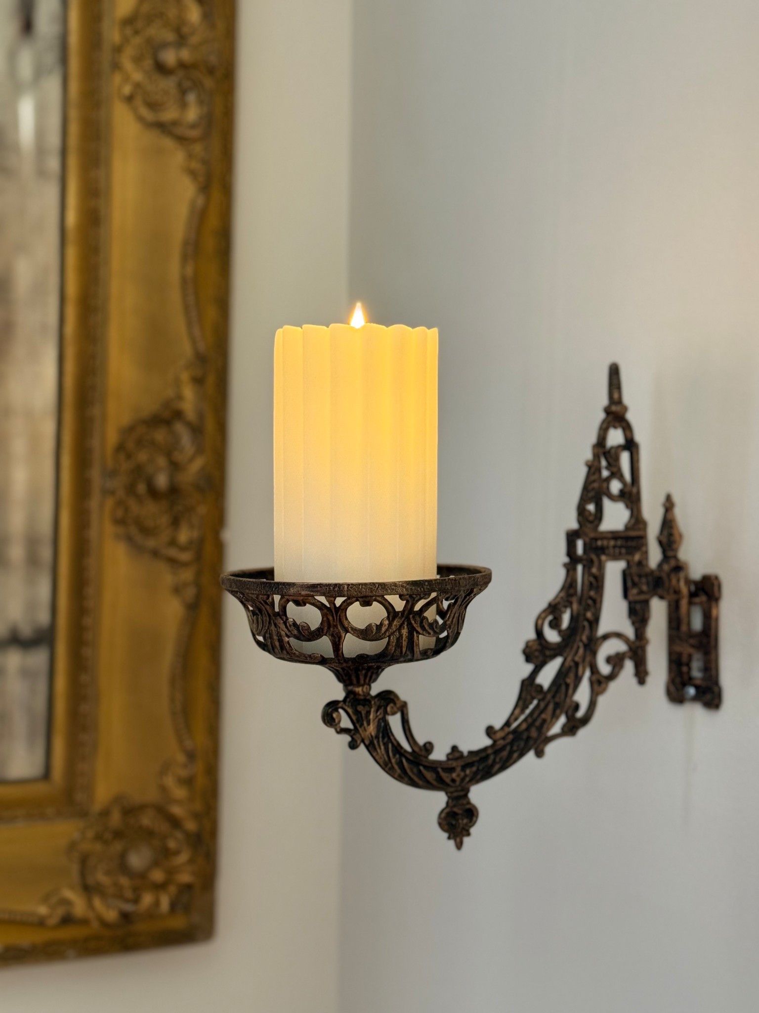 If you like chunky candles with fluted edges, these would be prefect for you!!  They come in several sizes and a remote control.  Plus, they’re easy on your wallet. 

#LTKSeasonal #LTKFindsUnder50 #LTKHome