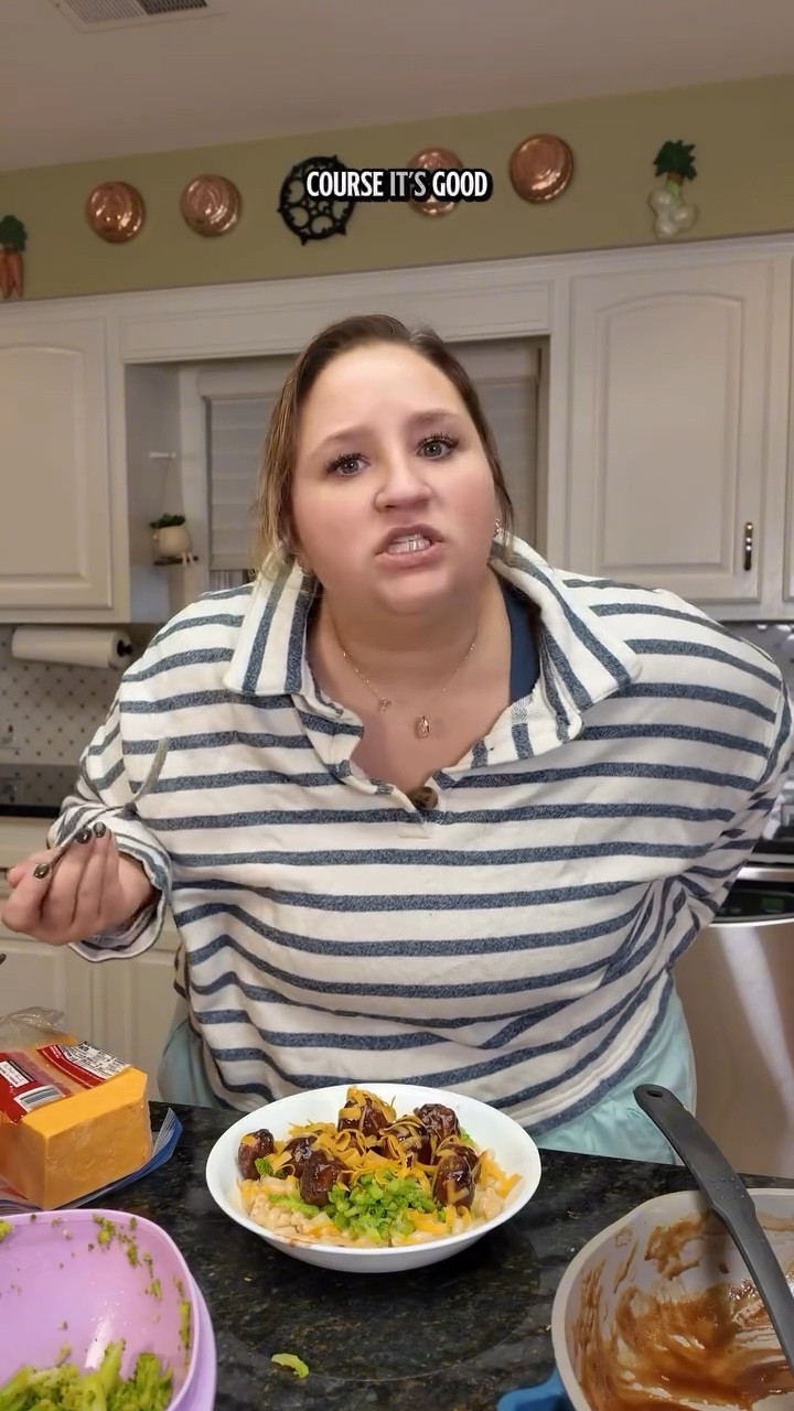 My life is boring so let’s make some Mac and cheese and meatballs. And if I have to suffer through coming up with dinner you have to watch.

#LTKvlog #LTKSeasonal #LTKfoodie