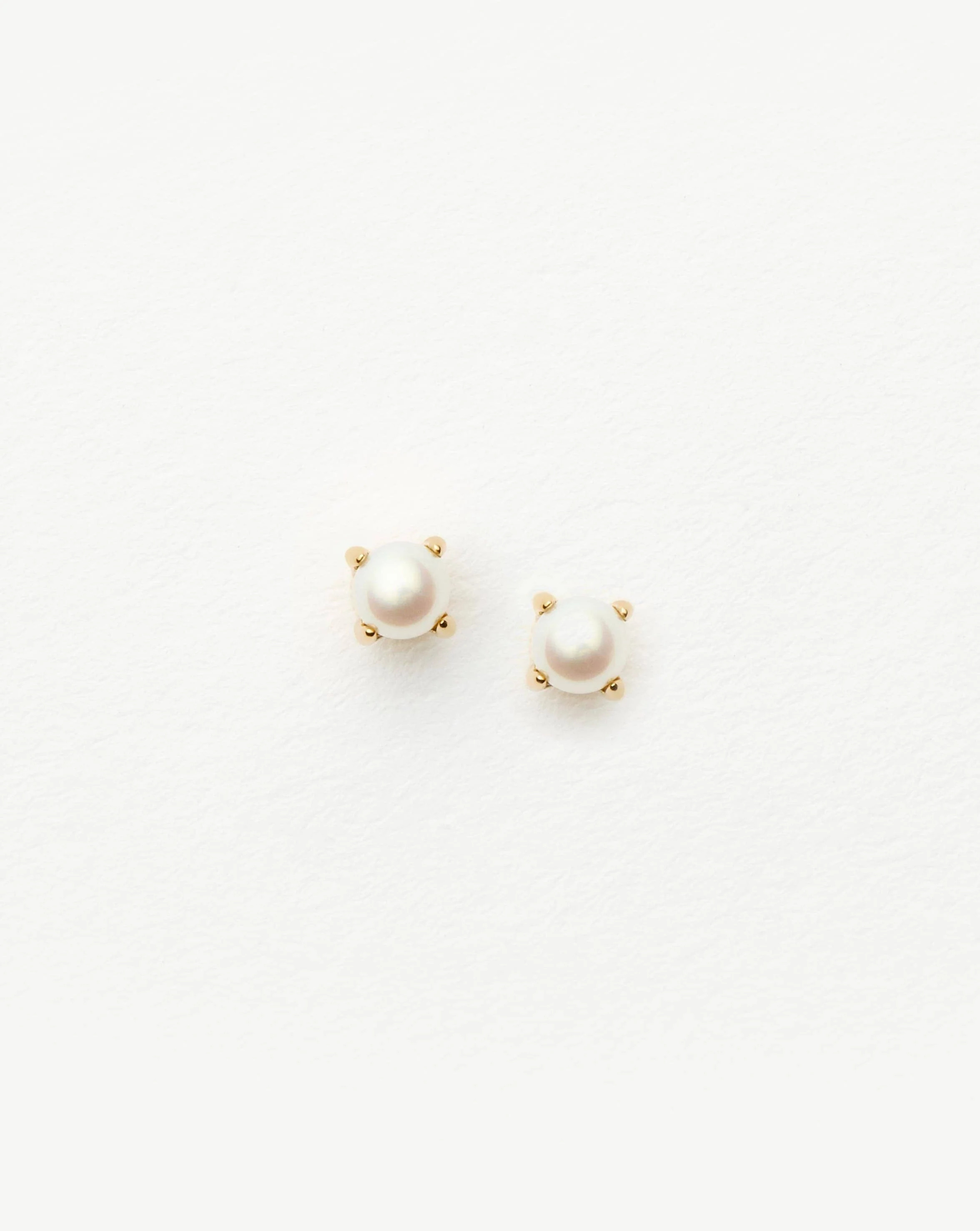 14k Solid Gold Pearl Stud Earrings | Missoma US | Missoma US