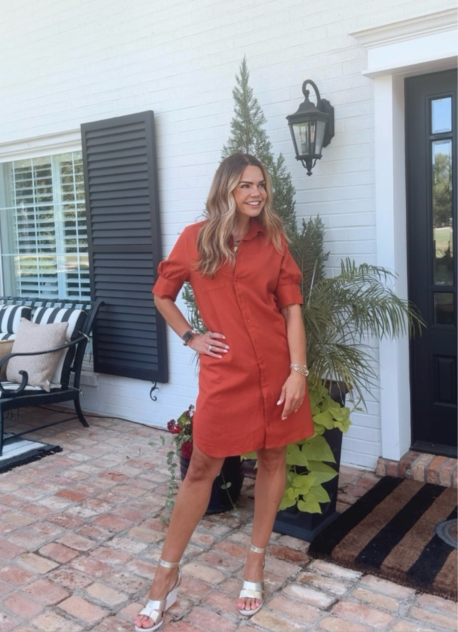 While there’s plenty of hot weather left, I’m already thinking about ways I can start to transition my outfits for fall. One of my favorite ways is to add in some new seasonal colors and I’m obsessed with these pieces I found at @oldnavy! 

Bonus: everything is on sale NOW for 50% off! Snag these pieces and thank me later. #oldnavystyle 