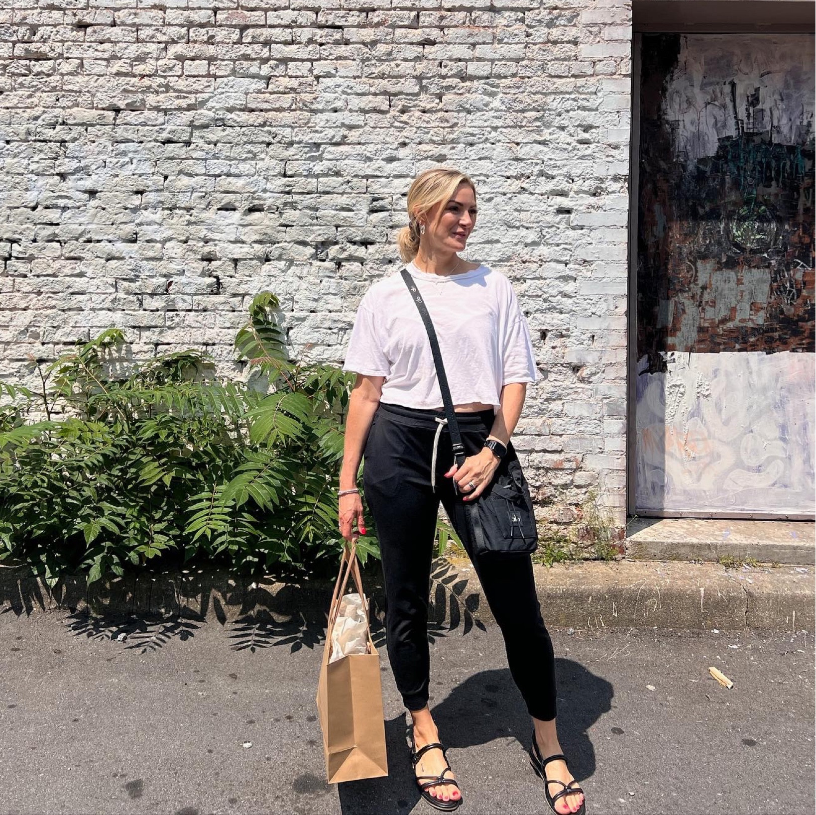 Comfy travel look!



#LTKFind #LTKfit #LTKtravel