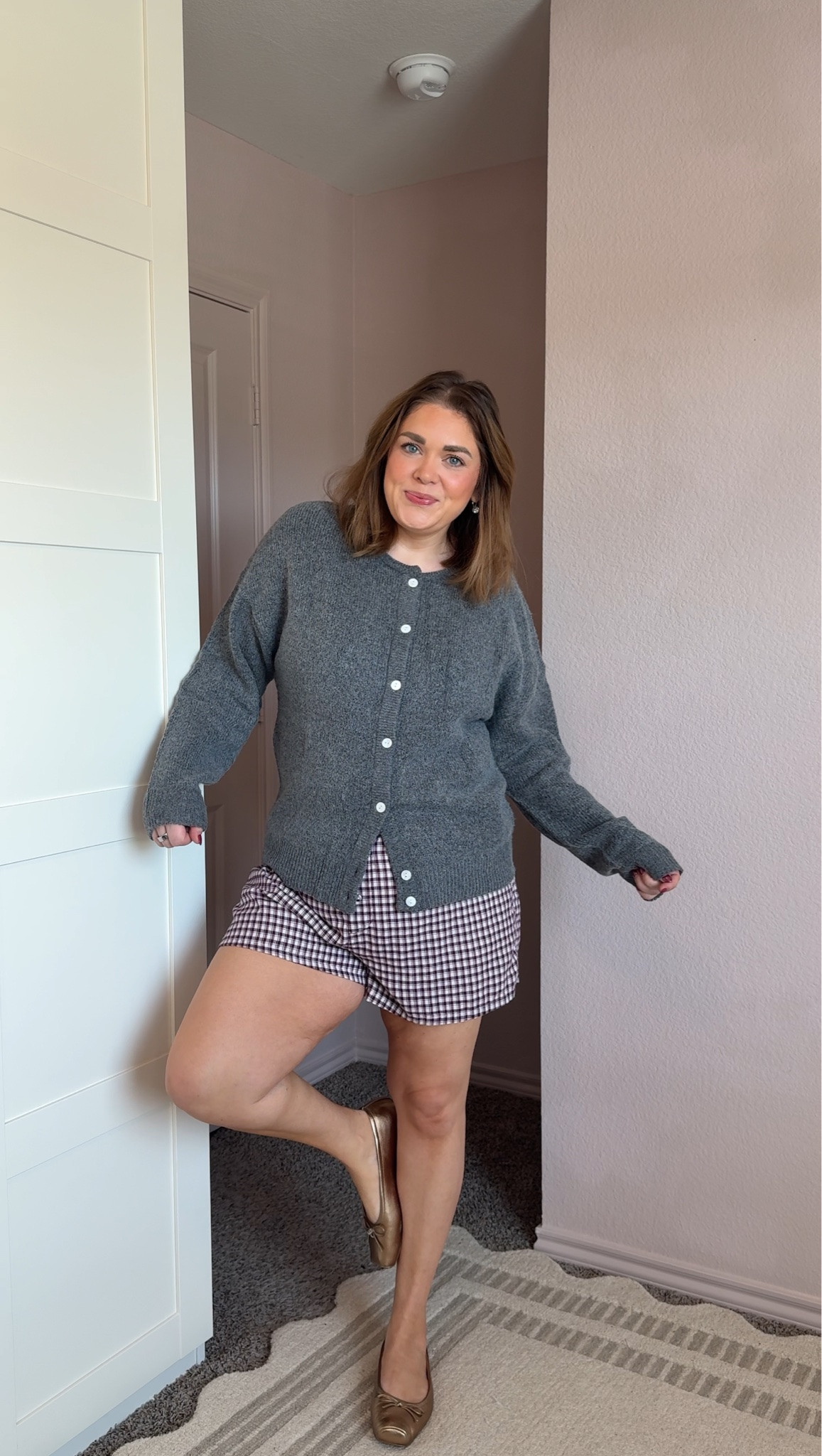 Fall boxer short outfit wearing xl in cardigan and boxer shorts

#LTKMidsize #LTKootd #LTKSeasonal