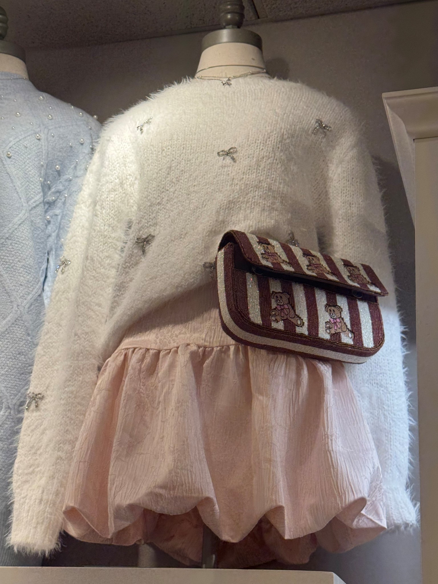 Loving this Outfit so Cute and the beaded bear purse 🧸

Christmas Outfit// Bear purse// Francesca’s // 

#LTKHoliday #LTKFindsUnder50