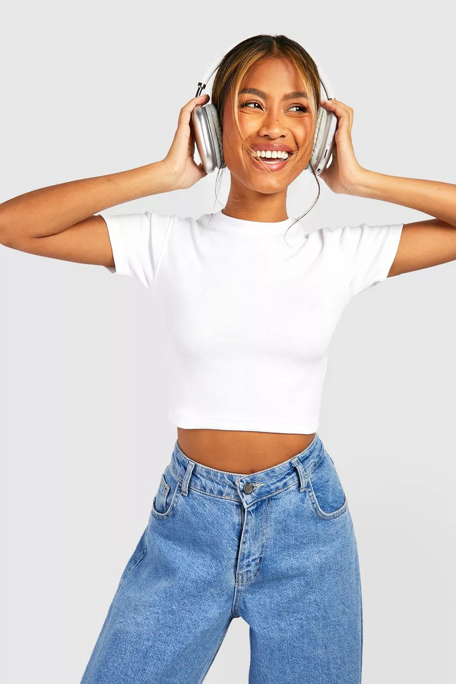 Basic Rib Short Sleeve Crew Neck Crop Top | boohoo (US & Canada)