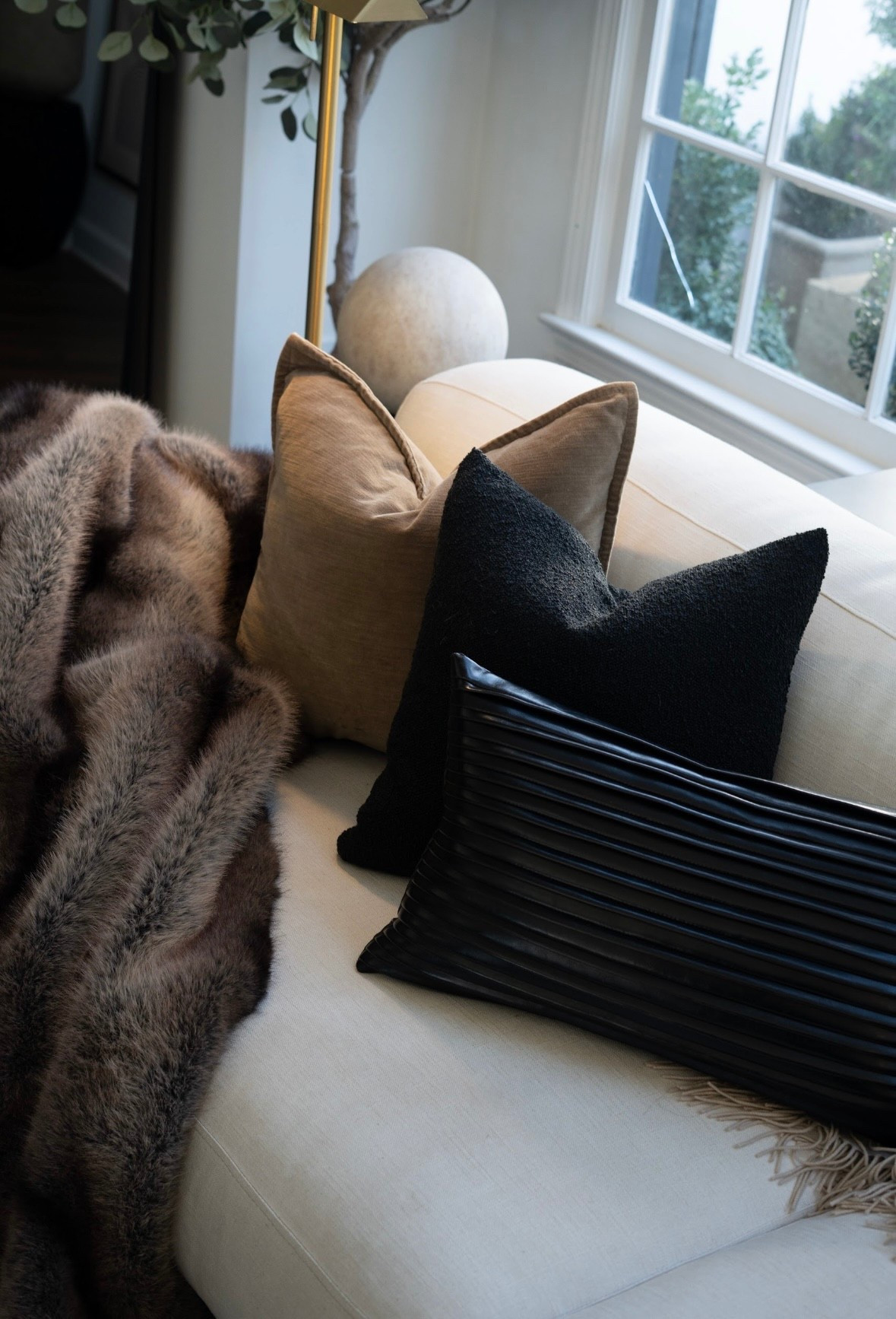 Iconic pieces don’t have to scream — they just show up and steal the scene.

These Wayfair finds are giving designer-level drama in the best way: sculptural silhouettes, bold contrast, rich texture, and that “where did you GET that?!” energy. The kind of decor that makes a room feel calm… but unforgettable.

#ad #wayfair #wayfairpartner @wayfair


#LTKHome #LTKdayinmylife #LTKmomlife