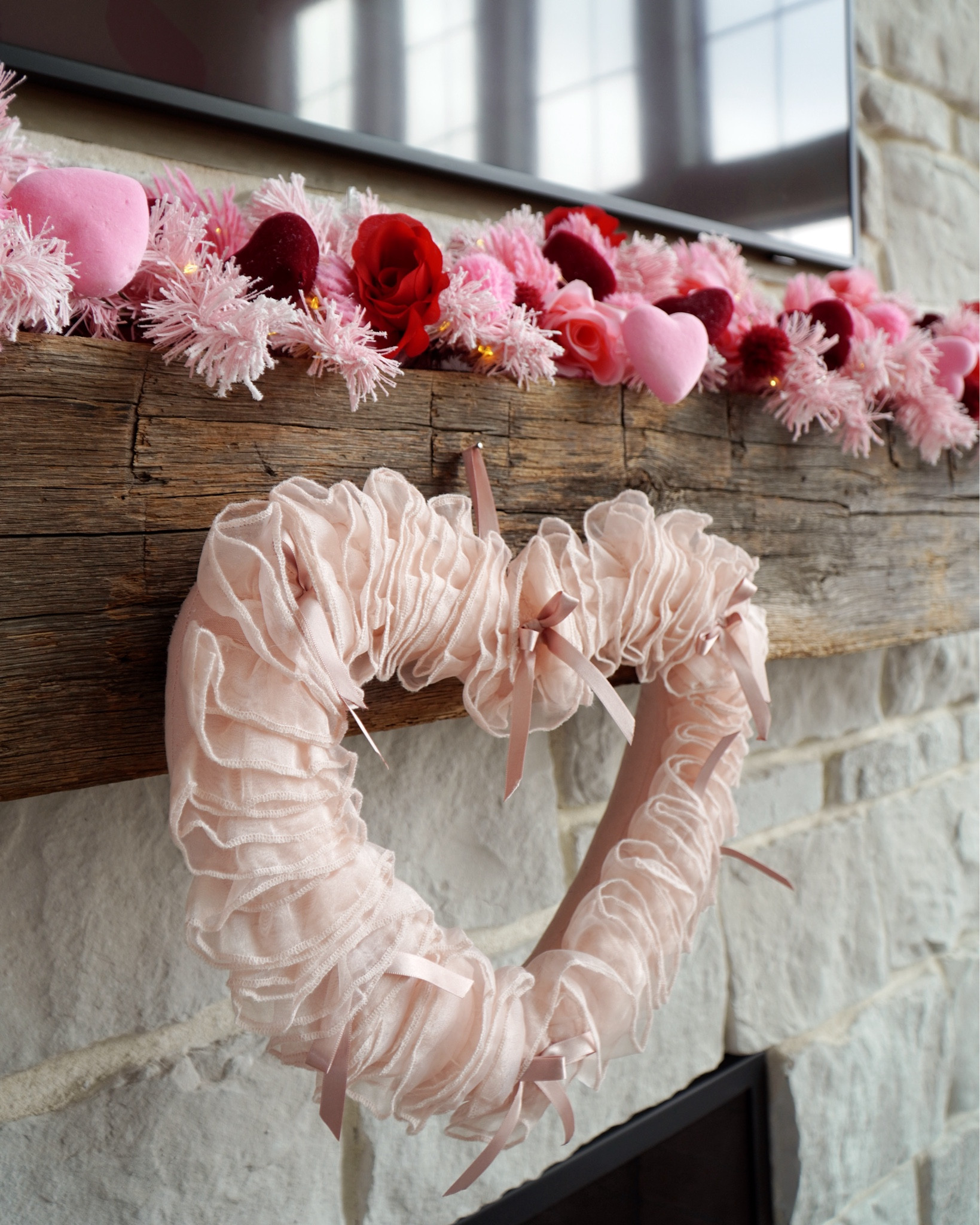 I am obsessed with this valentines garland i found this year! It’s super hard finding specific decor like that and love how it looks 🥰🥰💗💗💗🍒🍒🍒

#LTKSeasonal #LTKSaleAlert #LTKHome